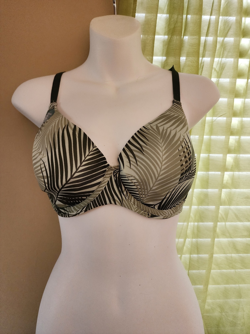 Kindly Olive Leaf Smooth T-Shirt Bra with Black Straps 36D